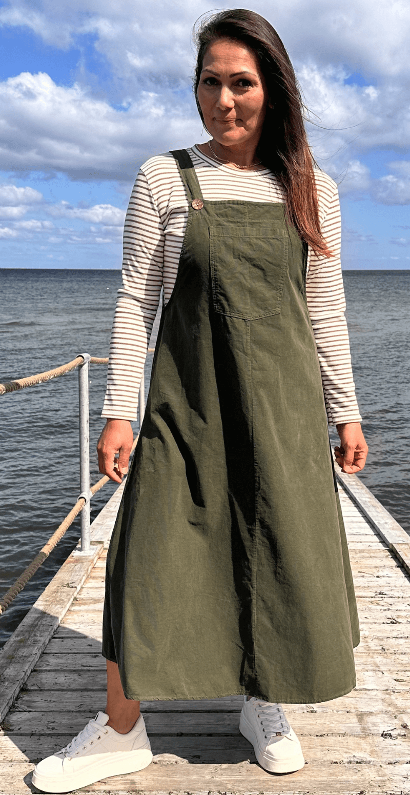 Camelia spencer i fløjl med lomme og træknapper militare LikeLondon By Christina