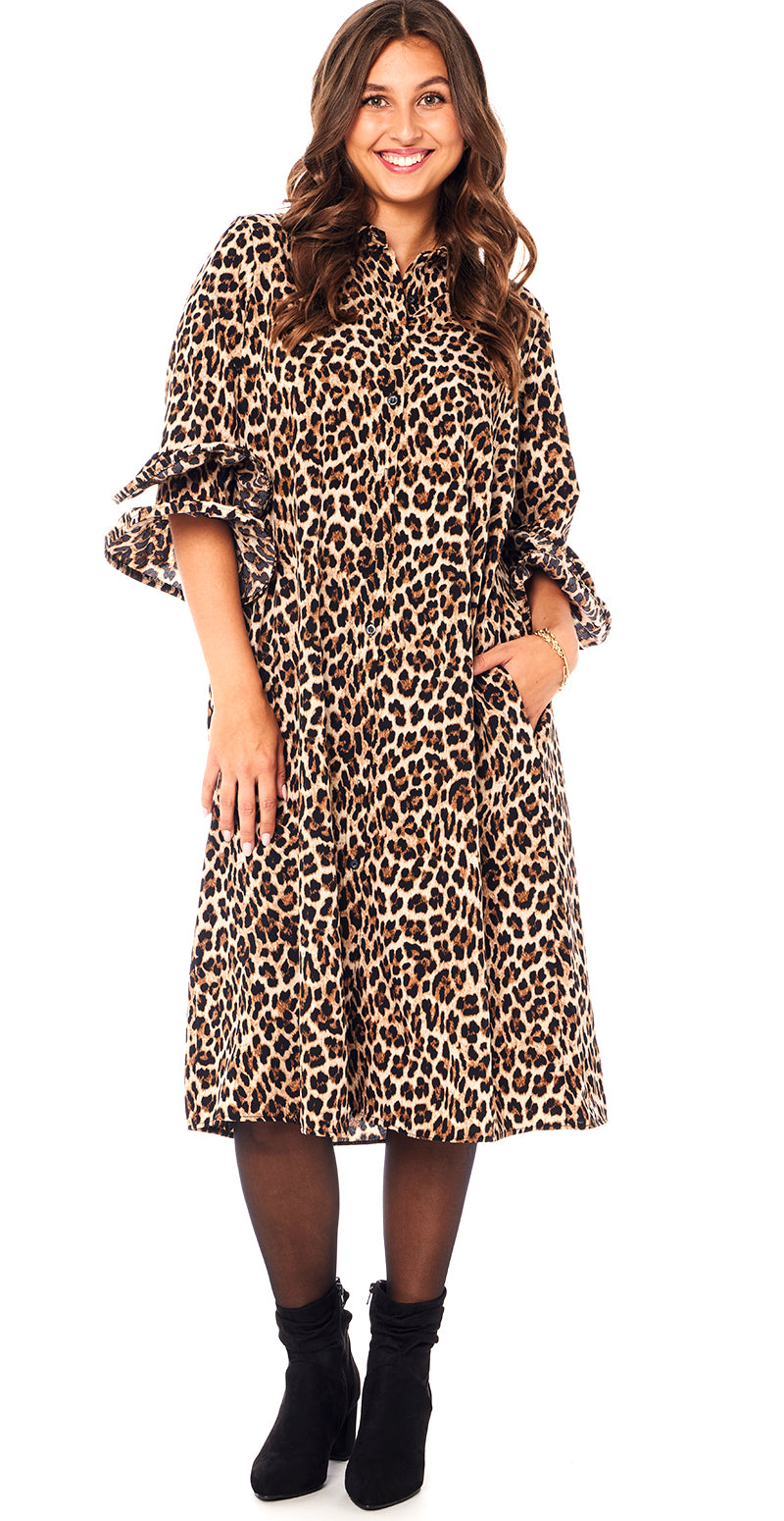 Kjole med flæseærmer leopard Likelondon LikeLondon.com