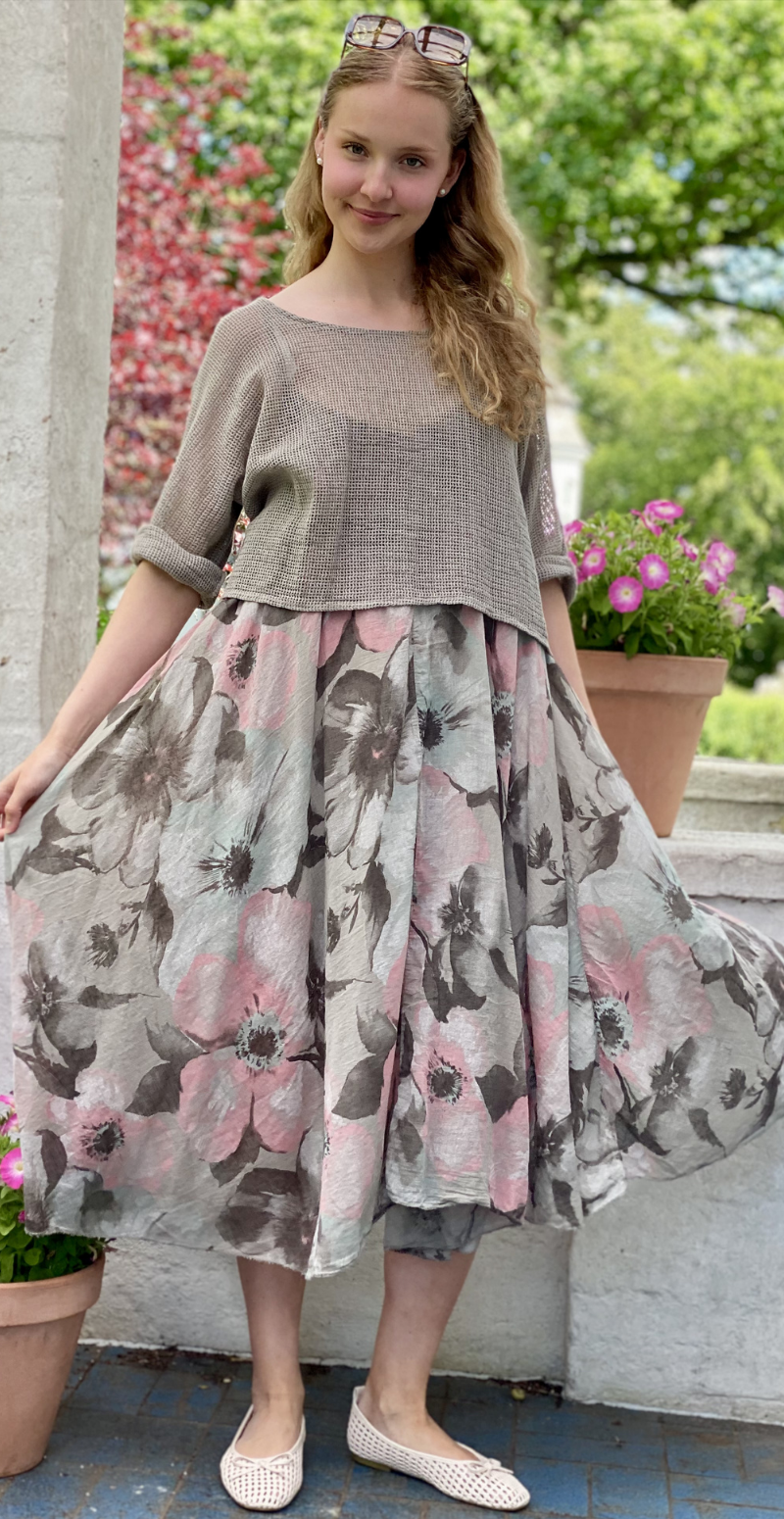 Ophelia kjole med blomsterprint og tynde stropper med tilhørende bluse fango LikeLondon