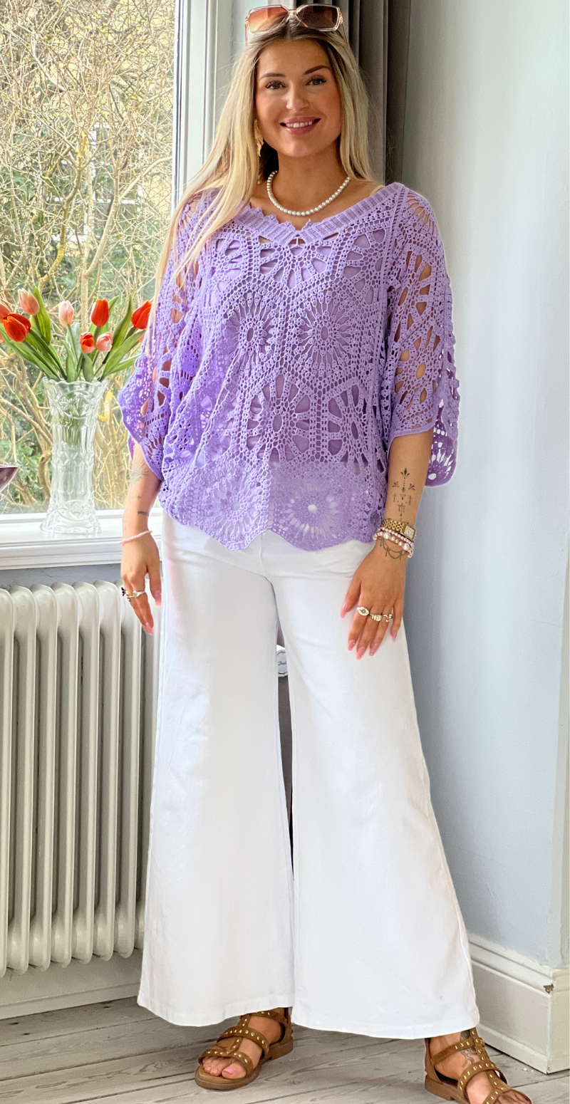 Cajsa hæklet bluse med v-hals og indertop lilla LikeLondon