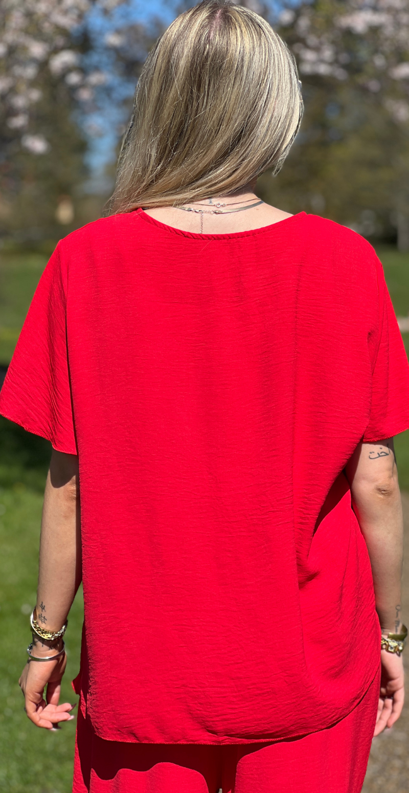 Beate kortærmet bluse med guldknapper rød LikeLondon