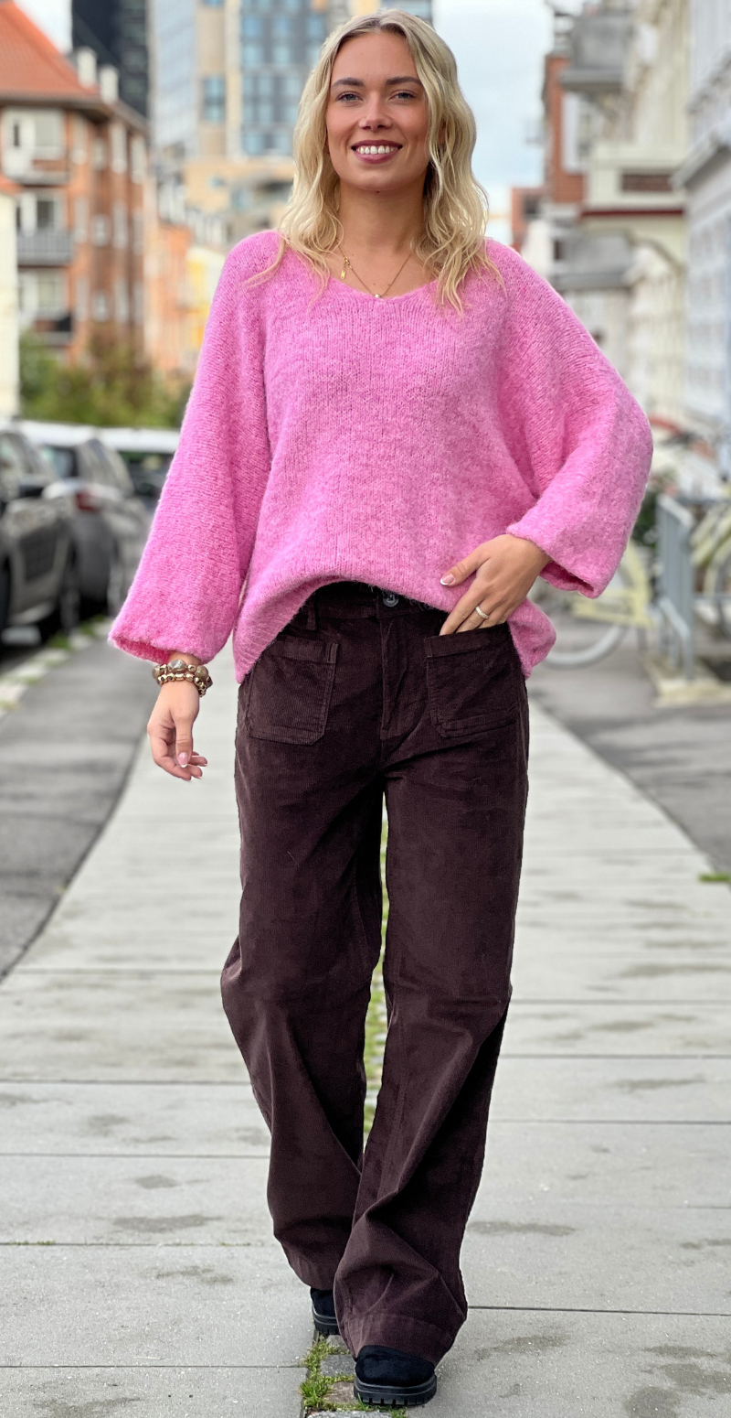 Bodil strikbluse i uld med v-hals og 3/4 ærmer baby pink LikeLondon