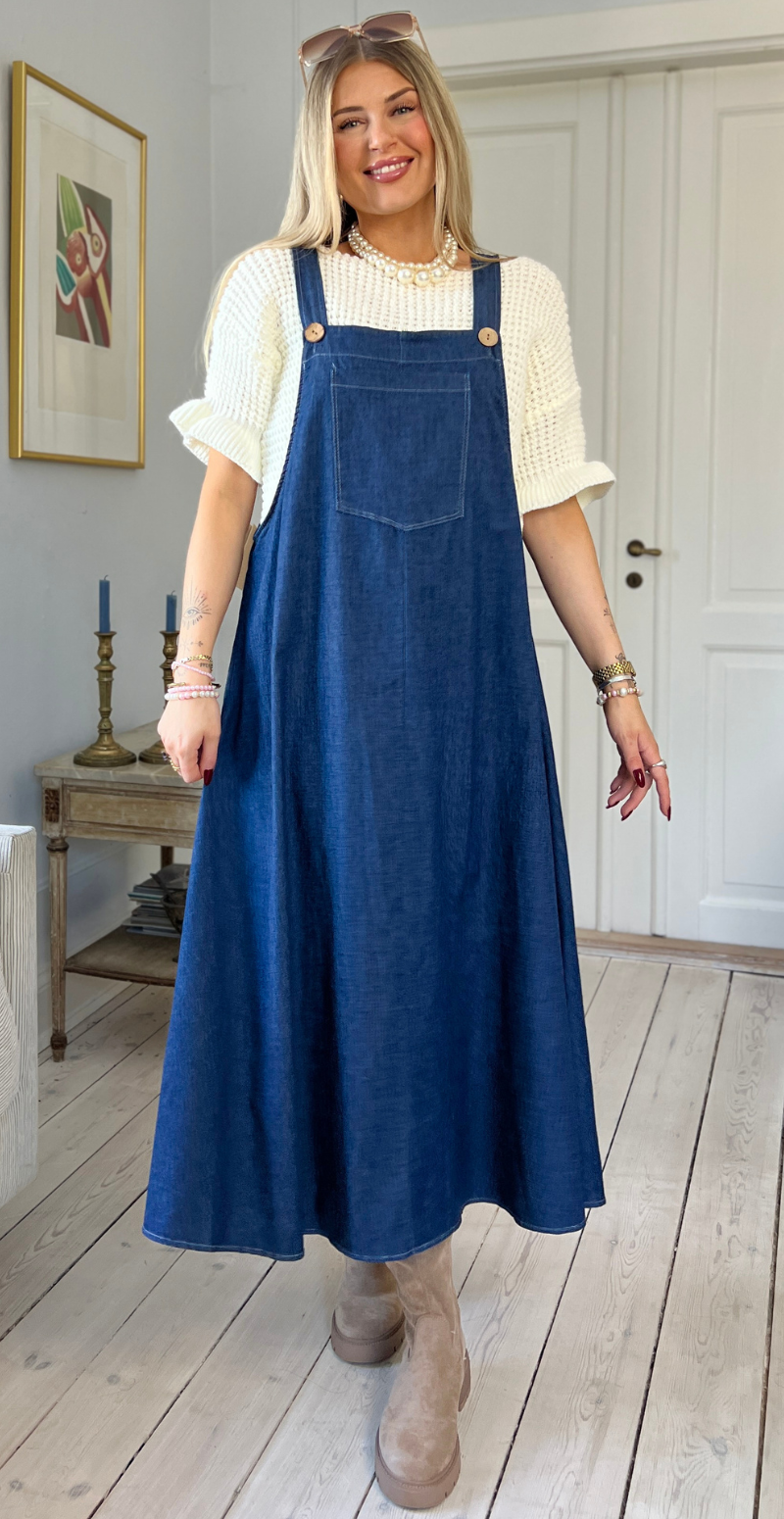 Noel denimspencer med træknapper og lomme dark jeans LikeLondon