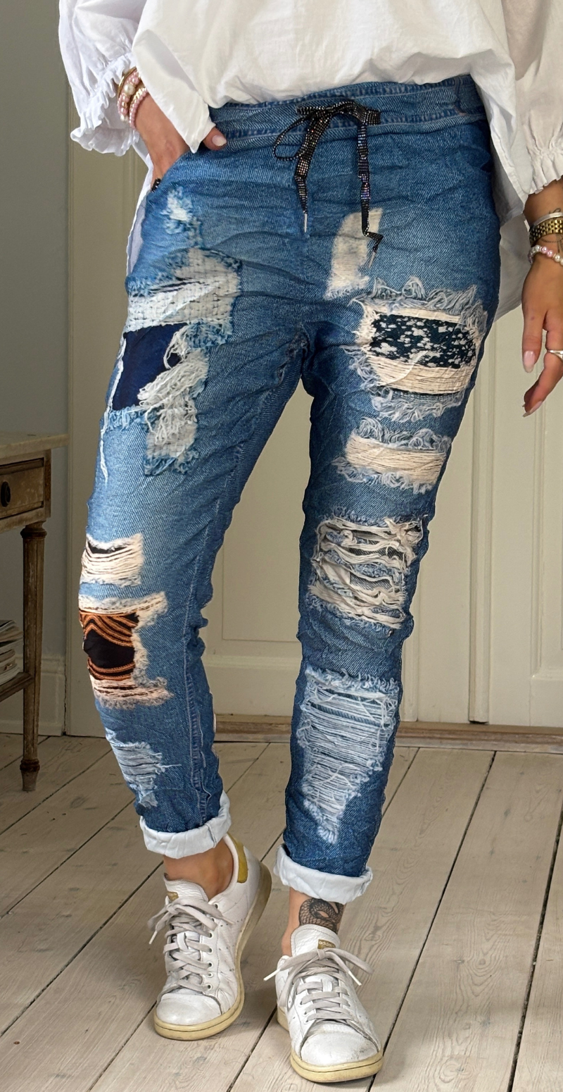 Forudbestil uge 8 Sisse bukser i råt denimlook med stjerner LikeLondon