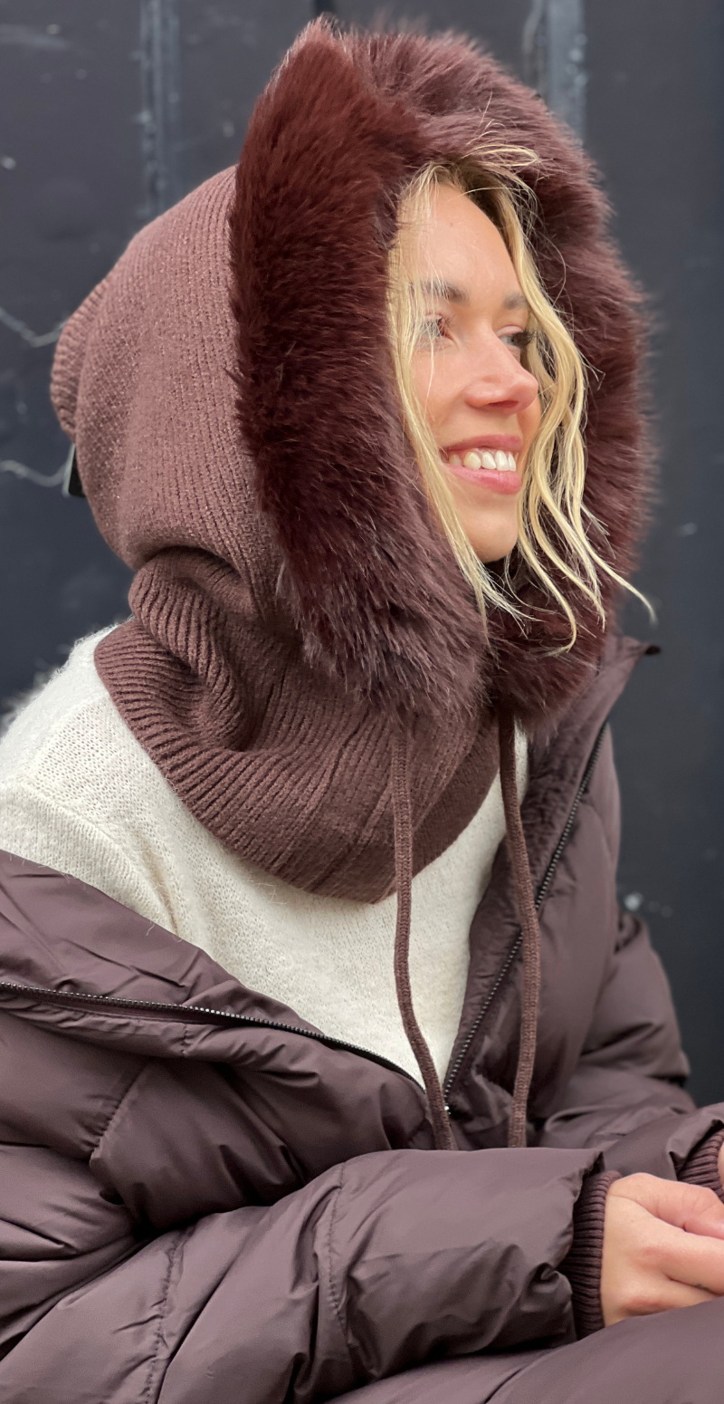 Balaclava med pelskant og snøre brun LikeLondon