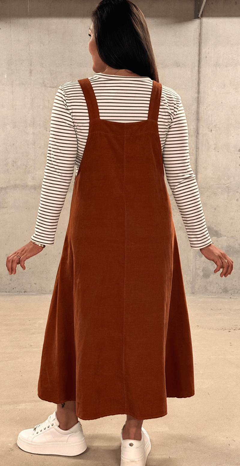 Camelia spencer i fløjl med lomme og træknapper tabacco LikeLondon By Christina