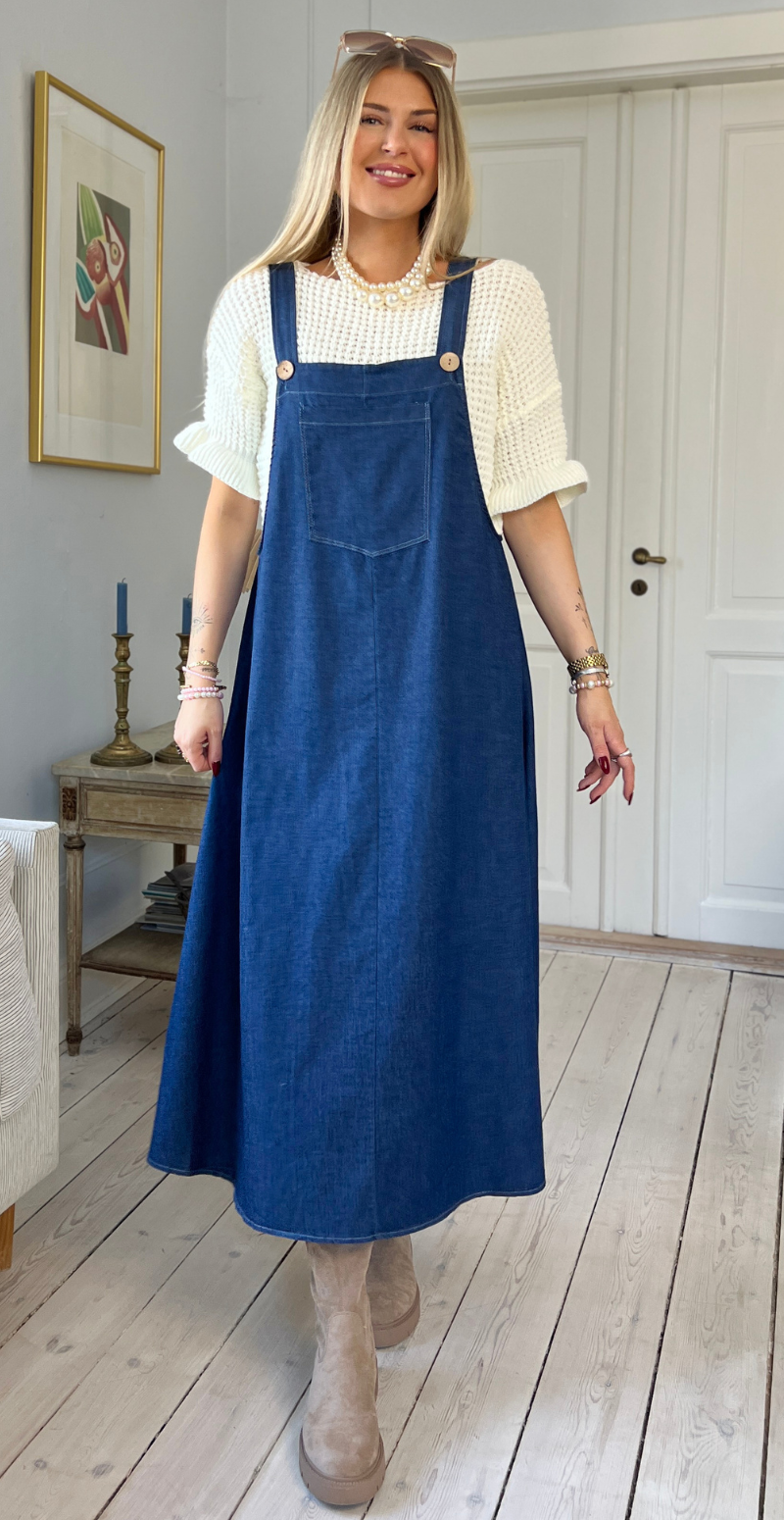 Noel denimspencer med træknapper og lomme dark jeans LikeLondon