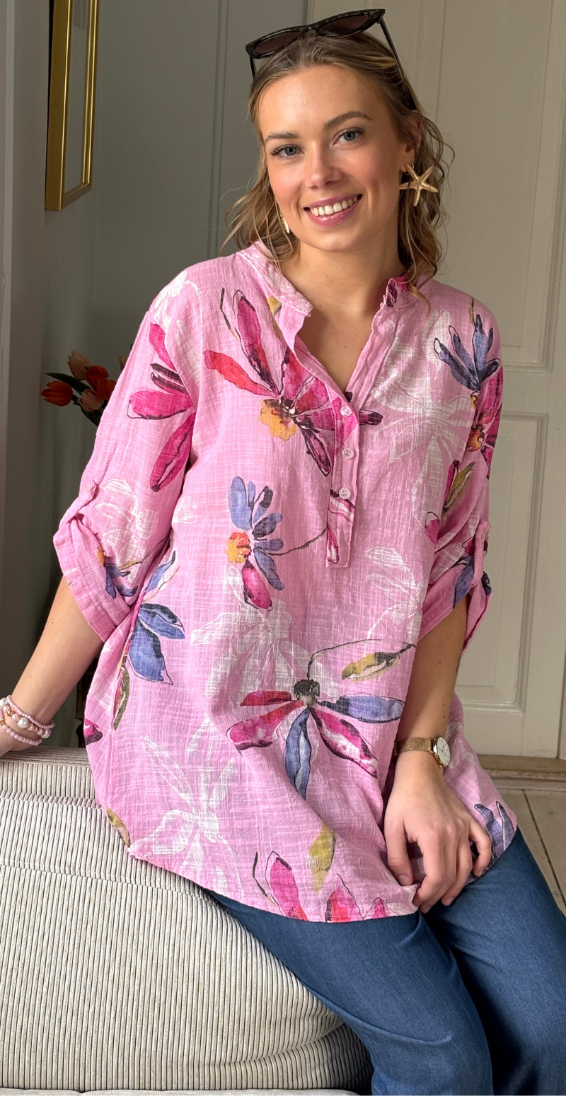 Deborah bluse med farverige blomster baby rosa LikeLondon