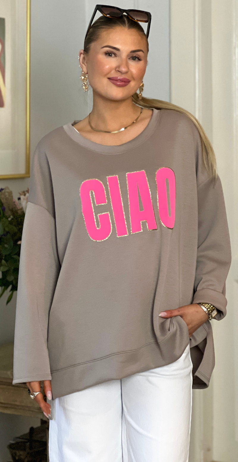 Forudbestil uge 9 Wanda sweatshirt med rund hals og "ciao" fango LikeLondon