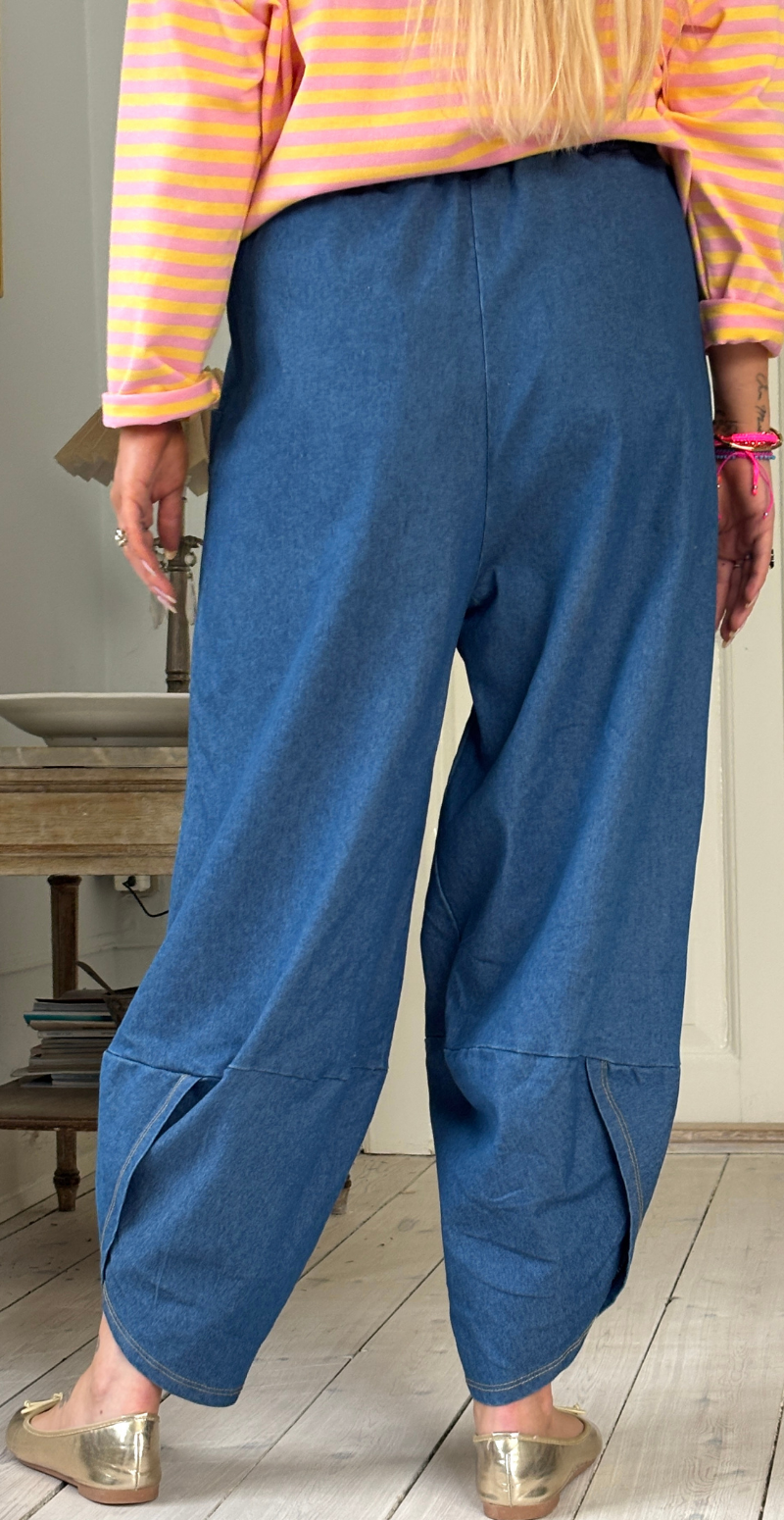 Rosia denimbukser med slids og lommer foran medium blue LikeLondon