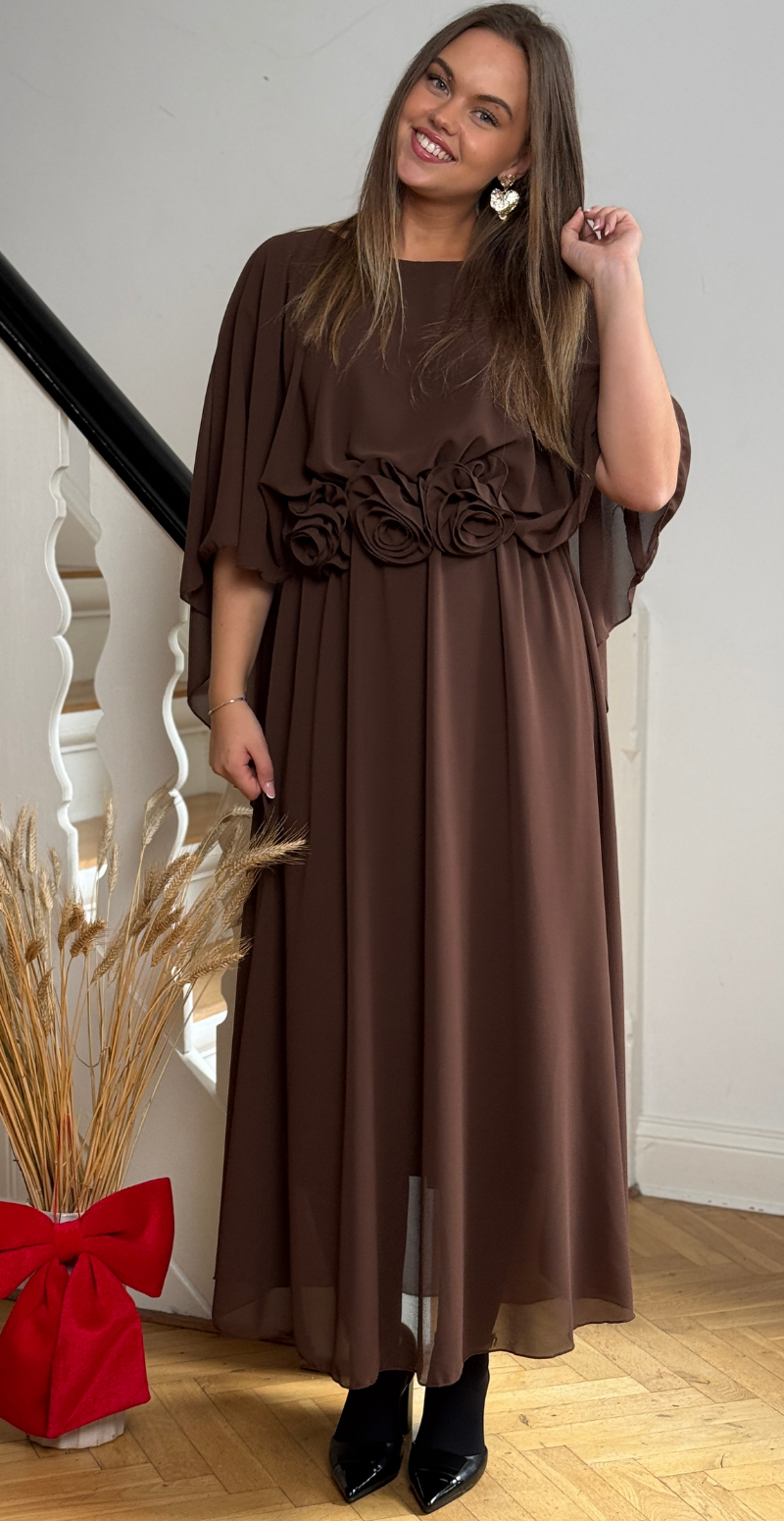 Evelyn chiffon kjole med blomster brun LikeLondon
