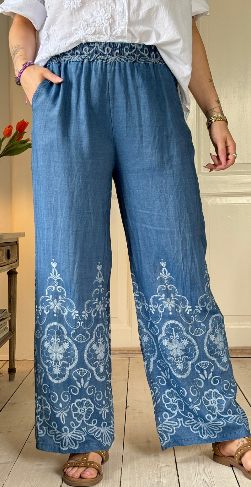 Candie denimbukser med broderiprint dark jeans LikeLondon
