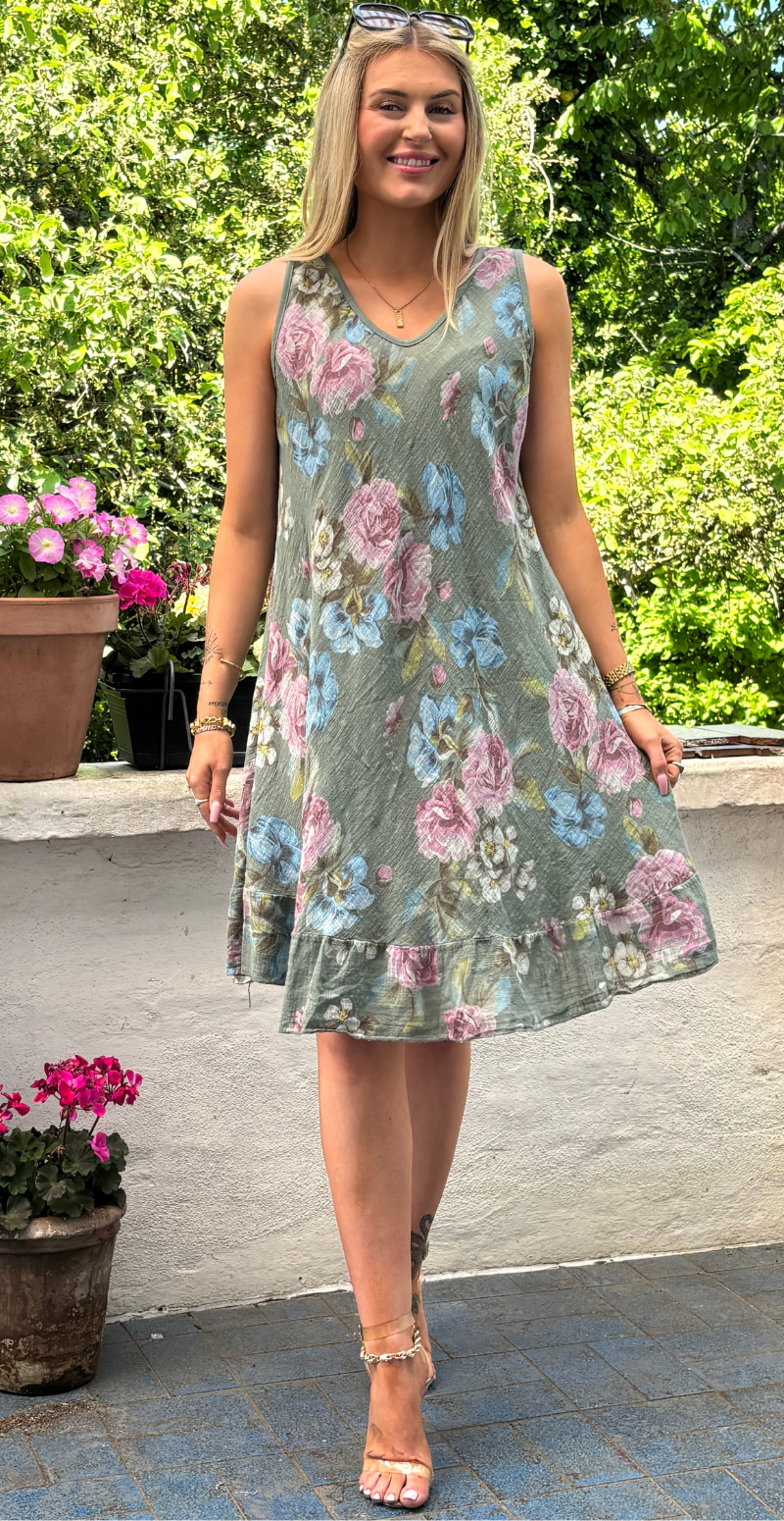 Iben kjole med blomsterprint og peplum khaki LikeLondon
