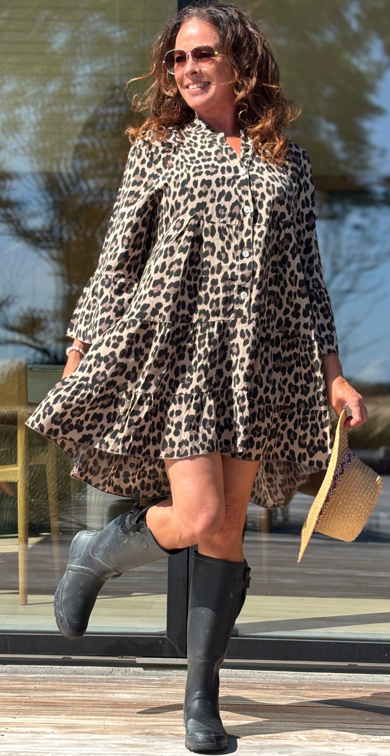 Coco kjole med leopardmønster og peplum beige/brun LikeLondon