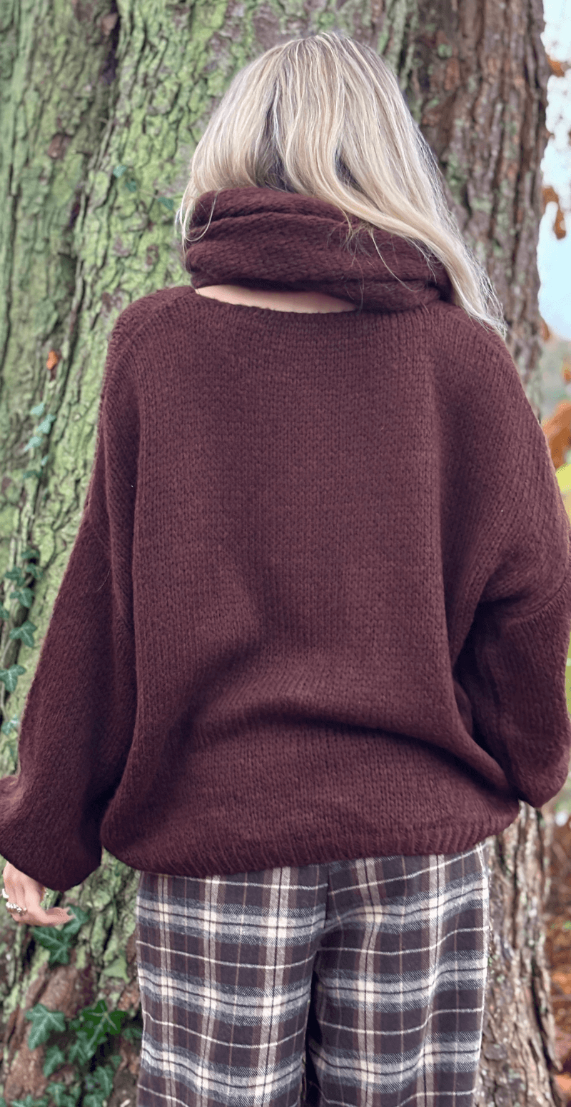 Lupita uldstrik med tørklæde brun LikeLondon