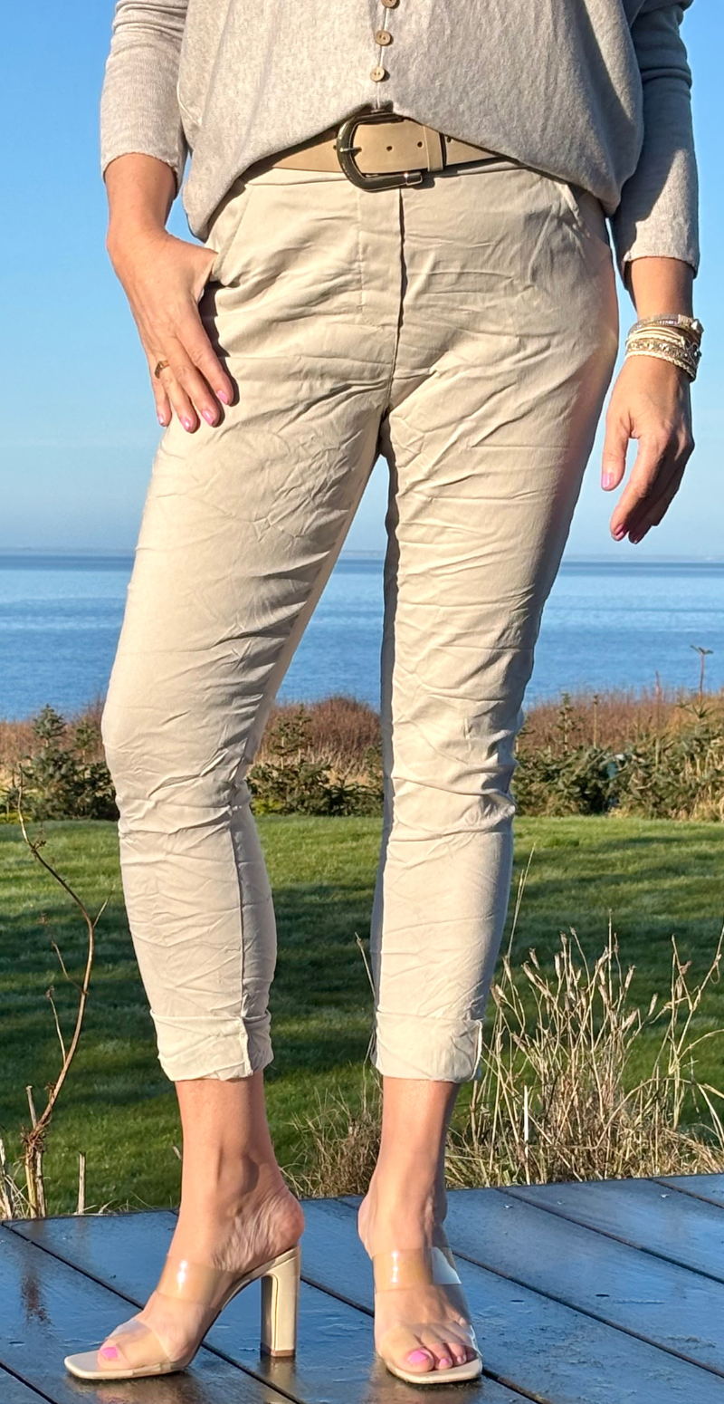 Nora buks med elastik & snøre i livet beige LikeLondon