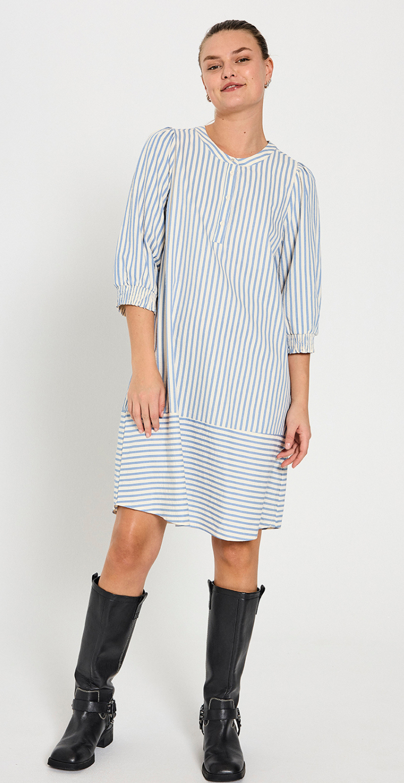 Aby kjole med striber blå w. off-white