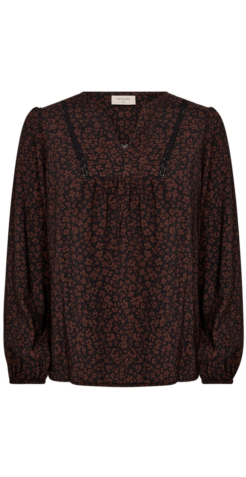 Molli bluse med blomstermønster black w. coffee bean