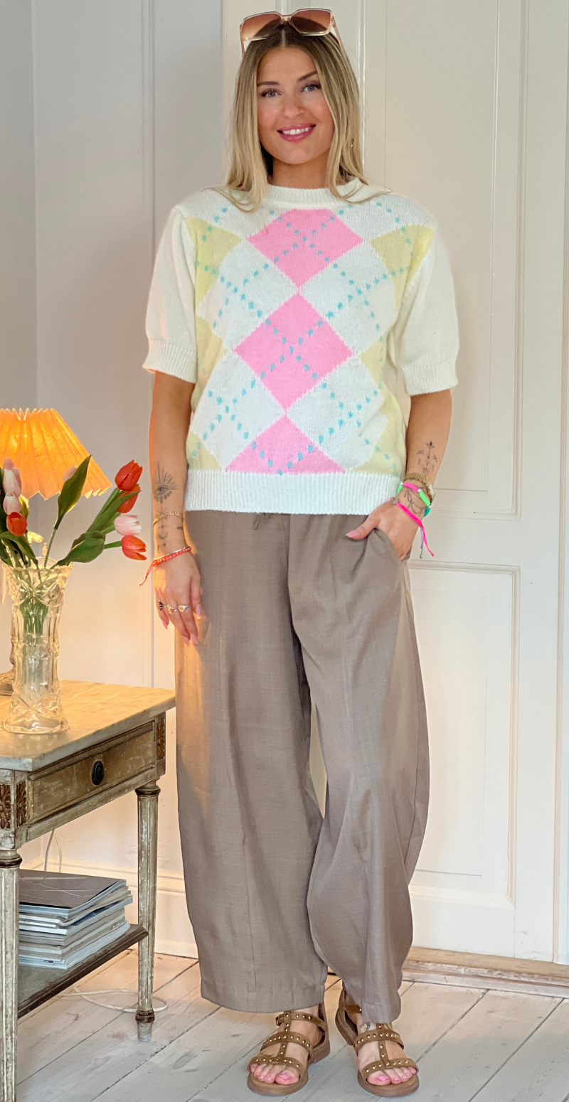 Uma kortærmet strik med harlekin mønster hvid LikeLondon