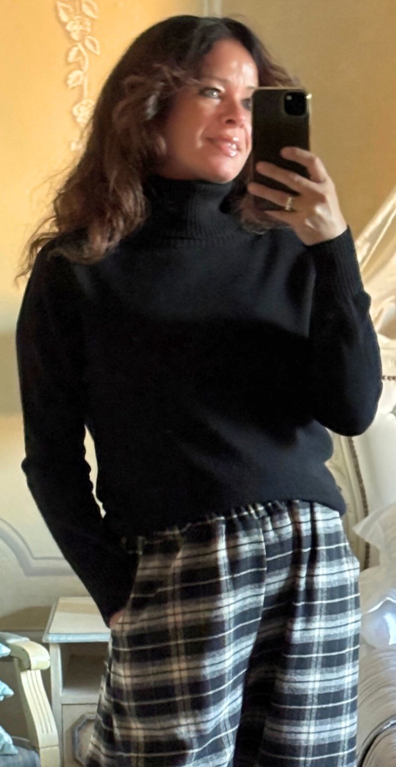 Abelone strik med rullekrave sort LikeLondon