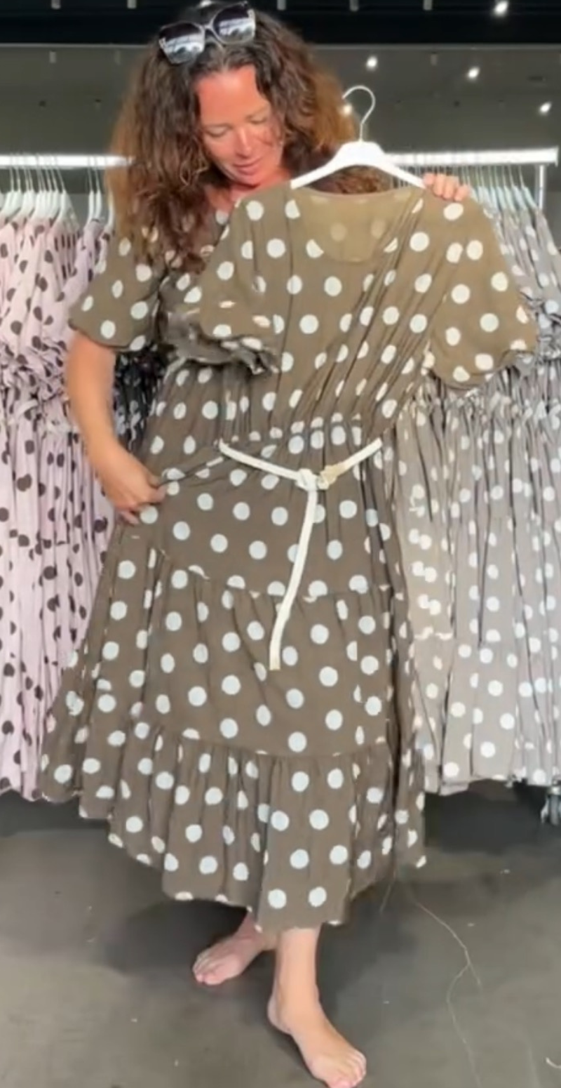Elly kjole med dots og peplum brun LikeLondon