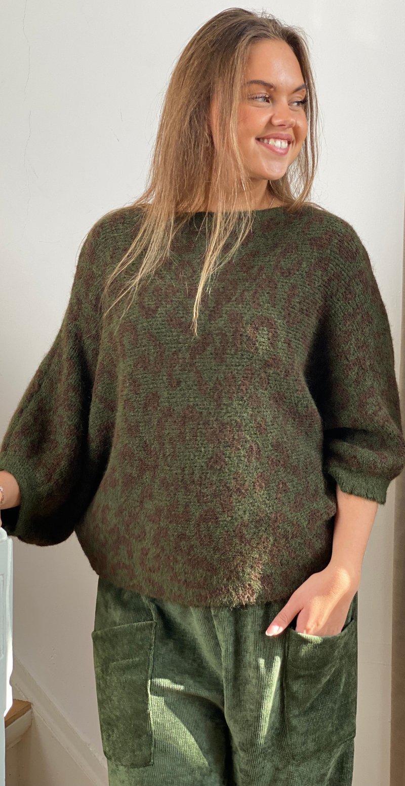Sandra uldstrik med flagermusærmer og leopard mønster army LikeLondon