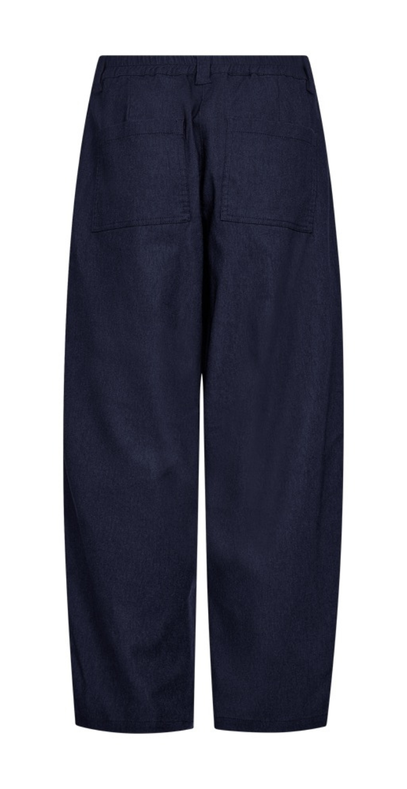 Tonje bukser i denimlook og barrelfit navy blazer melage Freequent