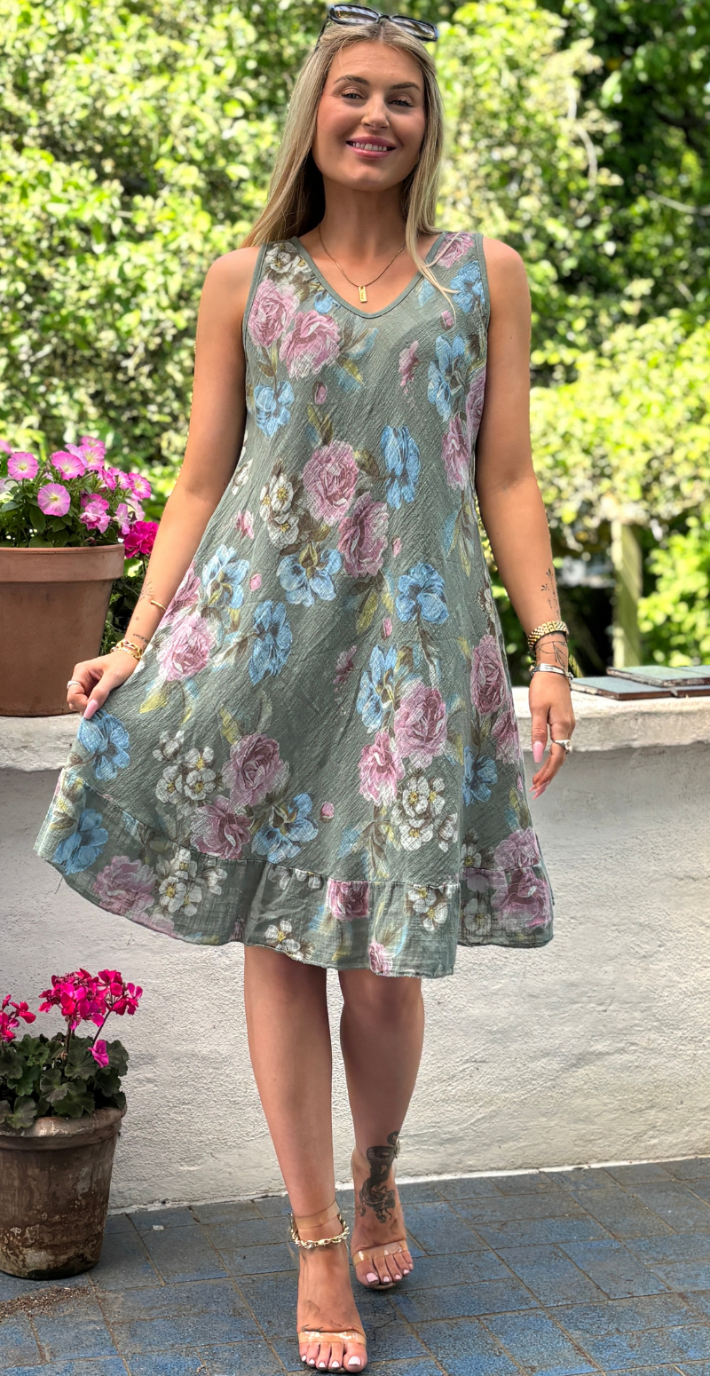 Iben kjole med blomsterprint og peplum khaki LikeLondon