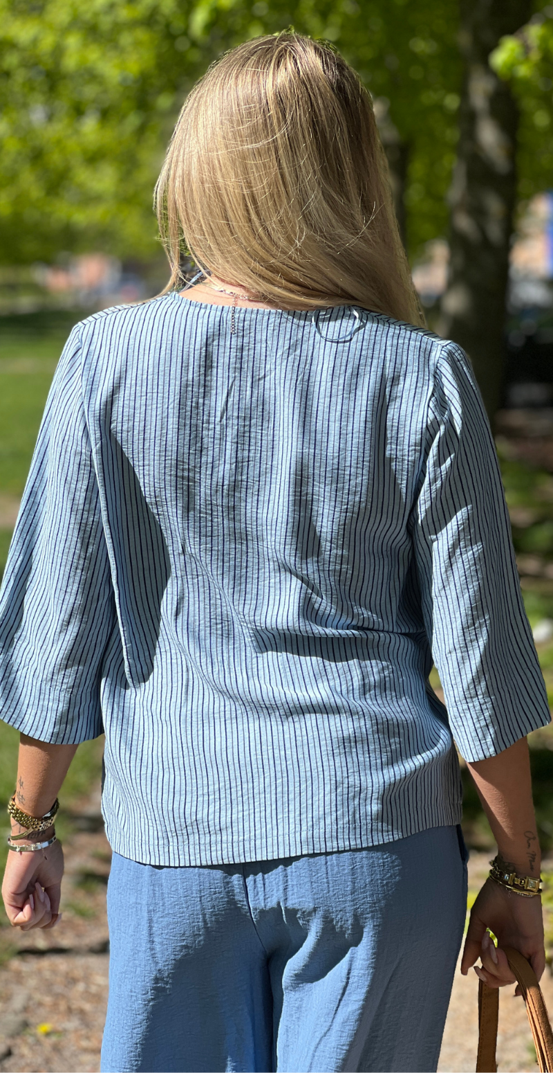 Fie bluse med v-hals og striber eclipse mix B.young