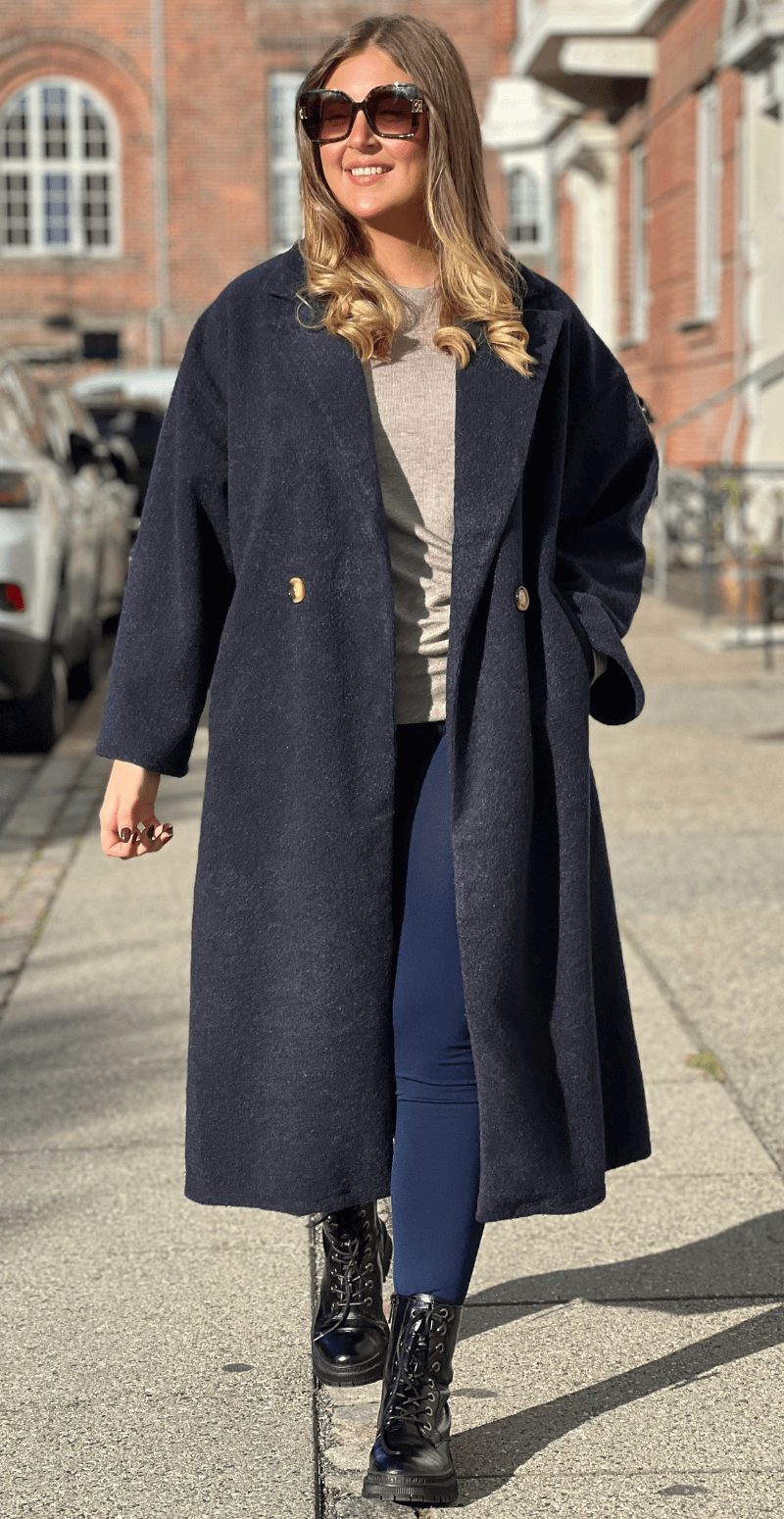 Jaqueline frakke med lommer og knapper navy LikeLondon