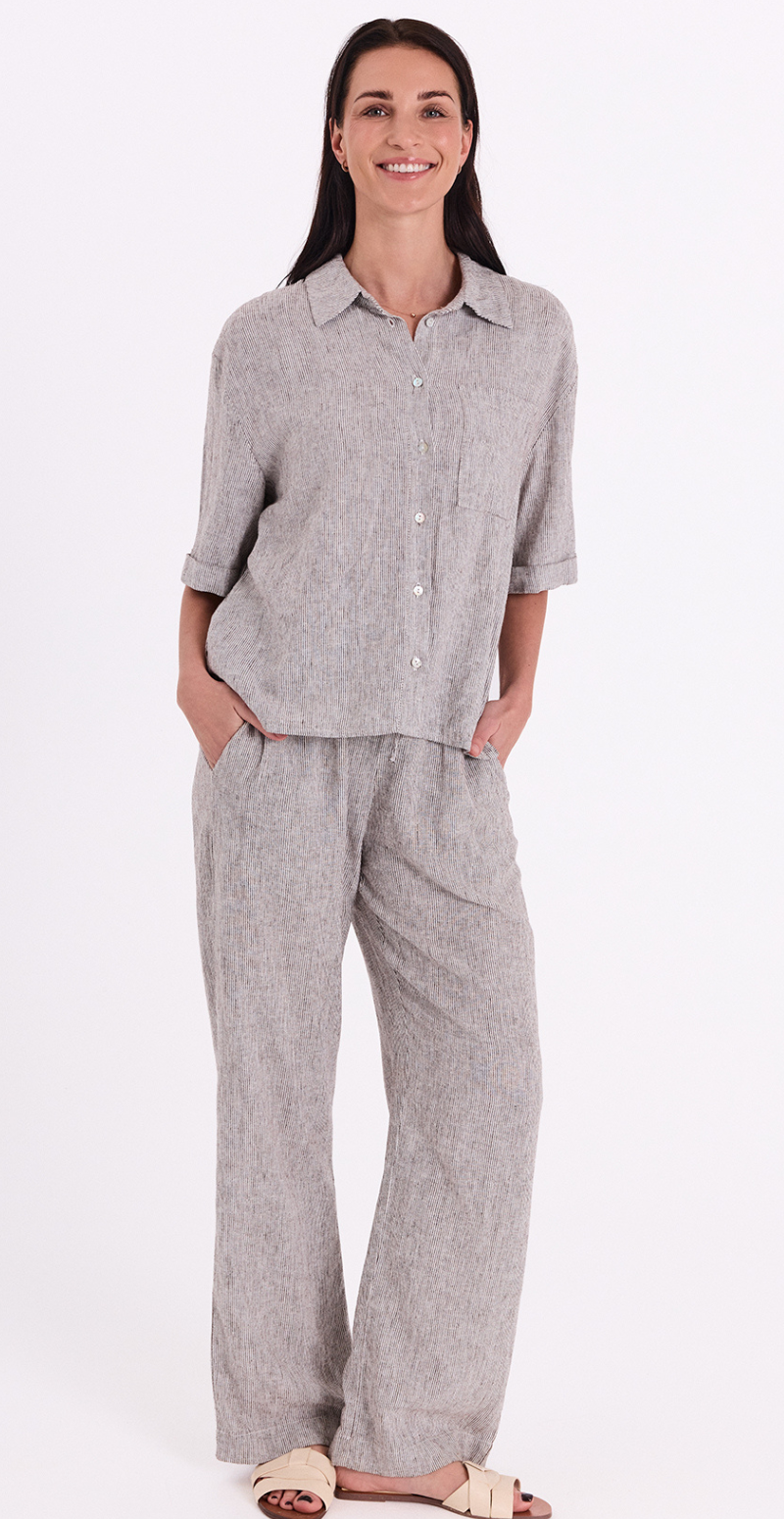 Lava hørskjorte med brystlomme coffee bean w. star off-white Freequent