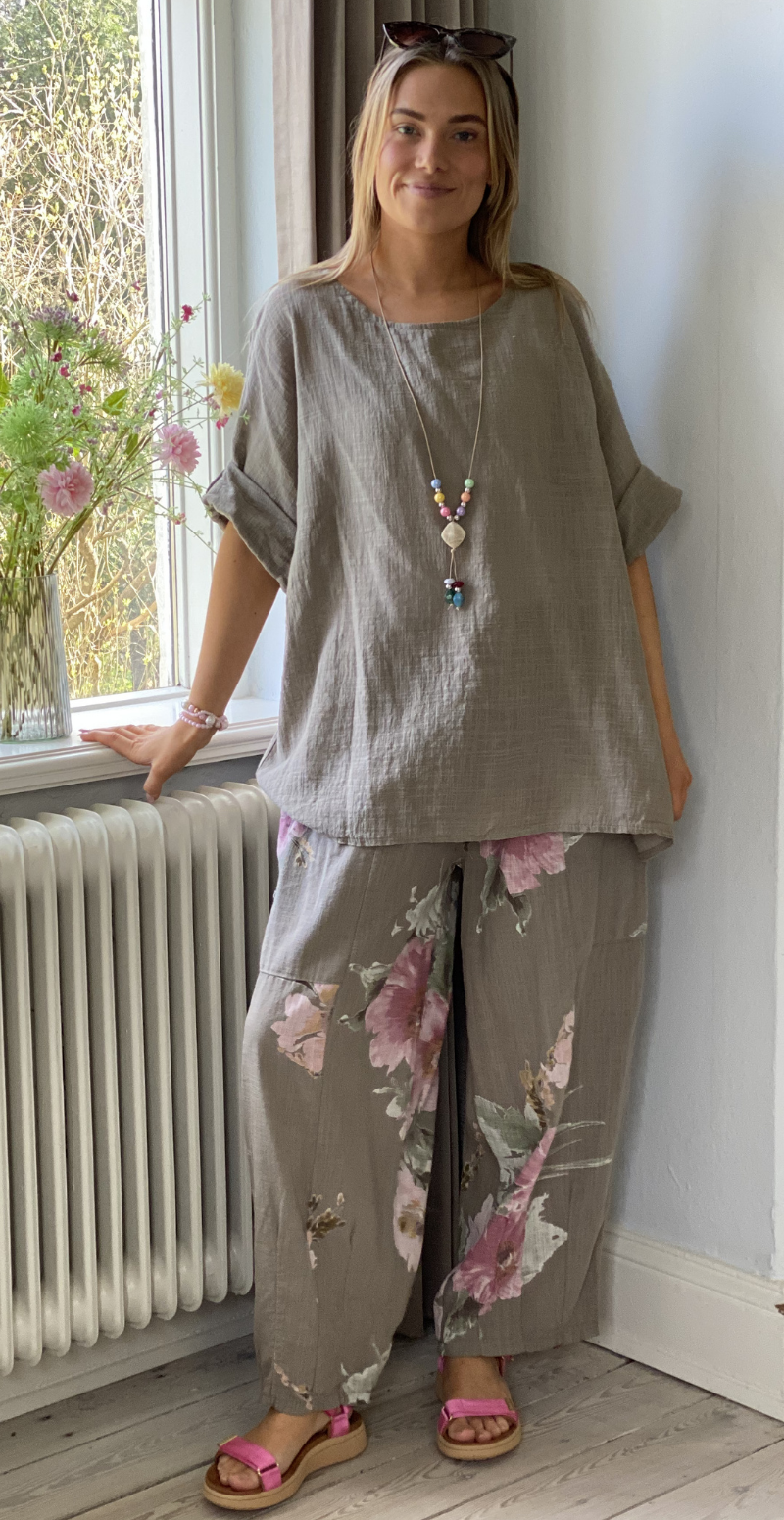 Forudbestil uge 18 Alida bluse med vidde og halskæde fango LikeLondon