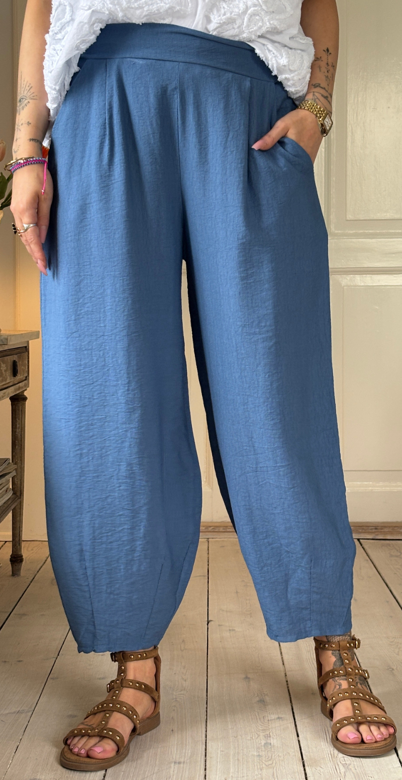 Forudbestil uge 29 Alana bukser med skrålommer og barrel-fit jeans LikeLondon