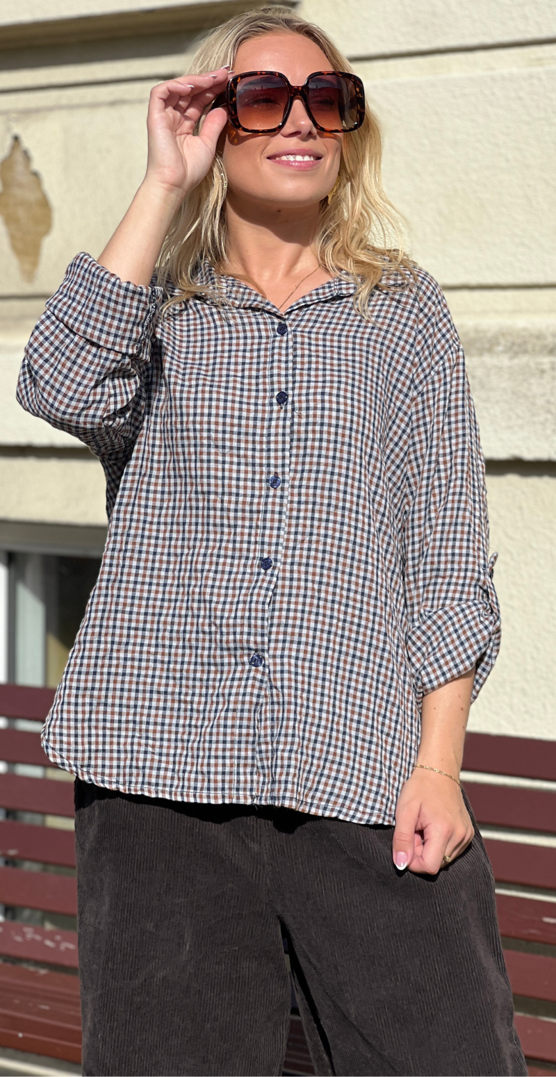 Ellen gennemknappet skjorte med små tern navyblue LikeLondon