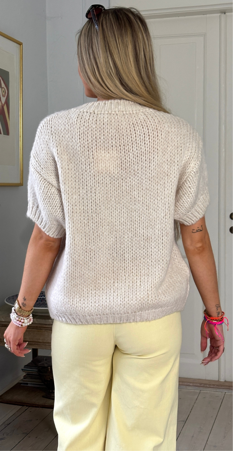 Ivana strik med korte ærmer og ribkanter beige LikeLondon