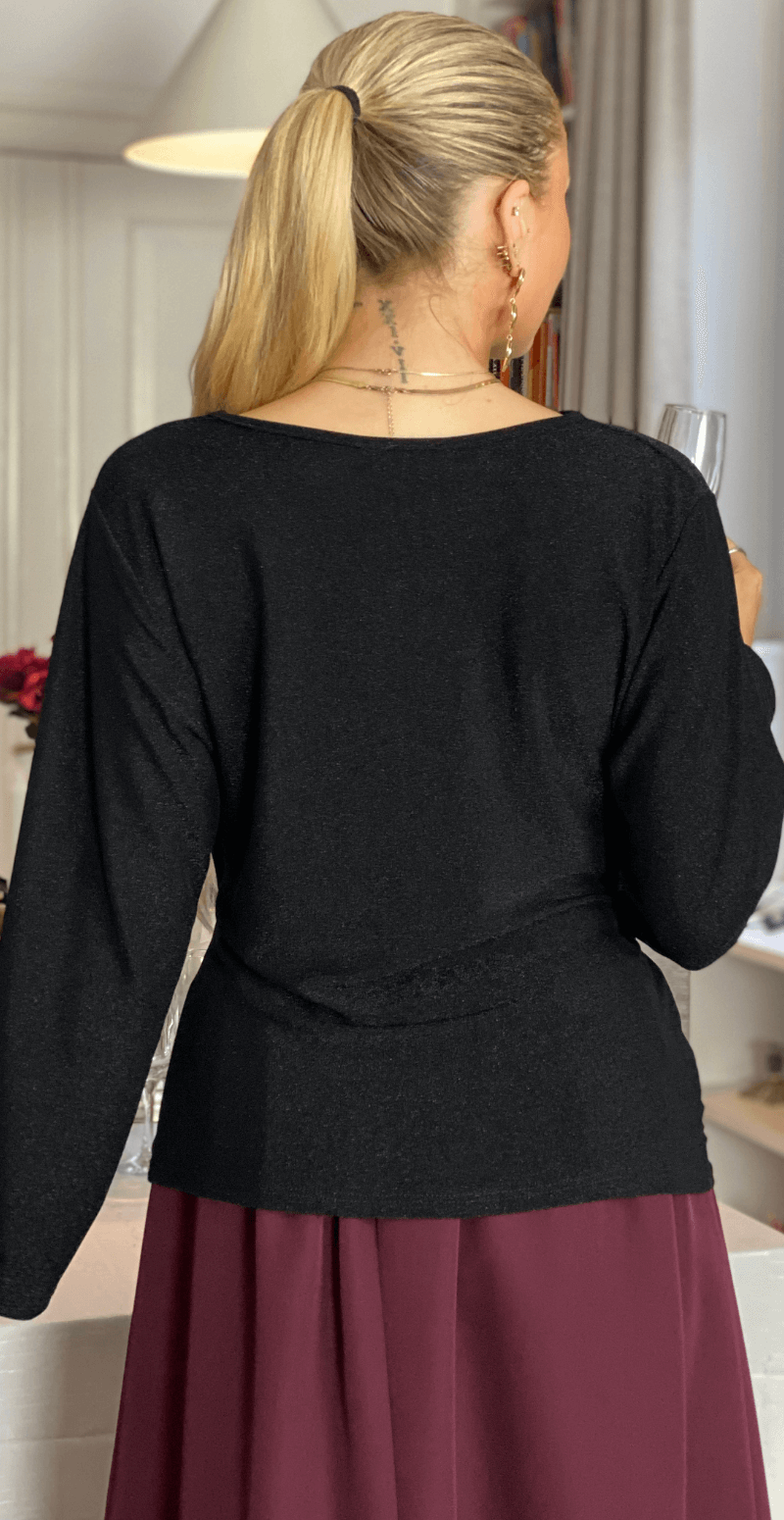 Nela glimmer bluse med wrap-effekt sort LikeLondon