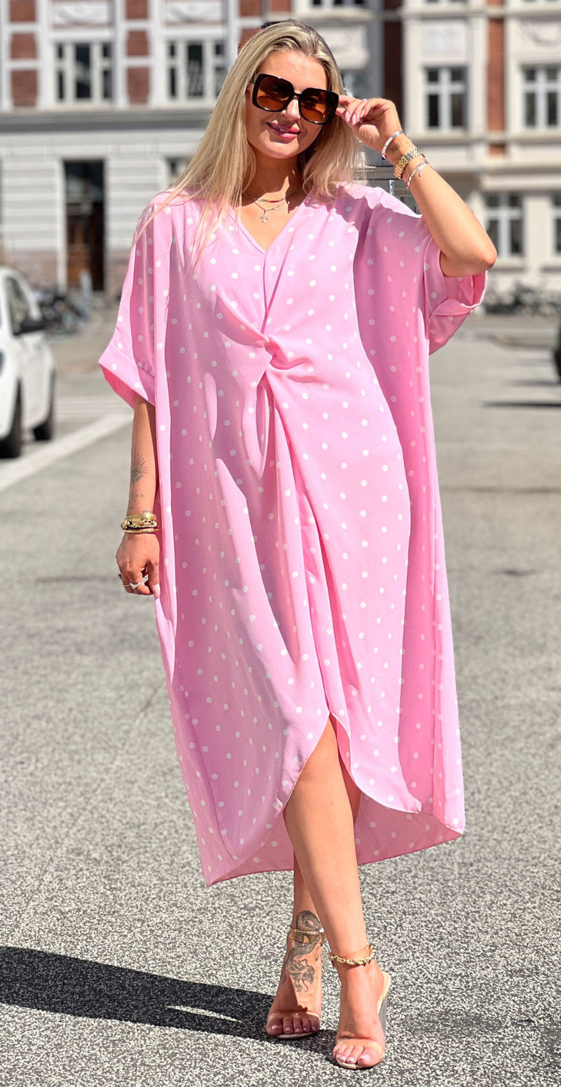 Annie kjole med knudedetalje og polkaprikker pink LikeLondon