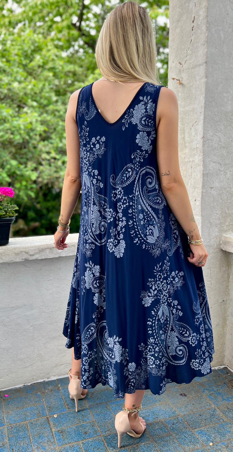 Safina vidde kjole uden ærmer med paisleyprint navy LikeLondon