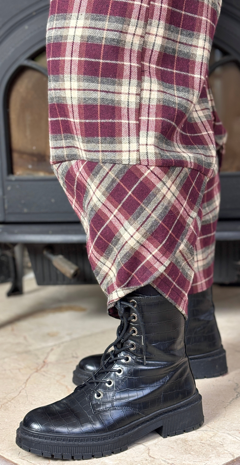 Vista ternet bukser med lommer bordeaux LikeLondon