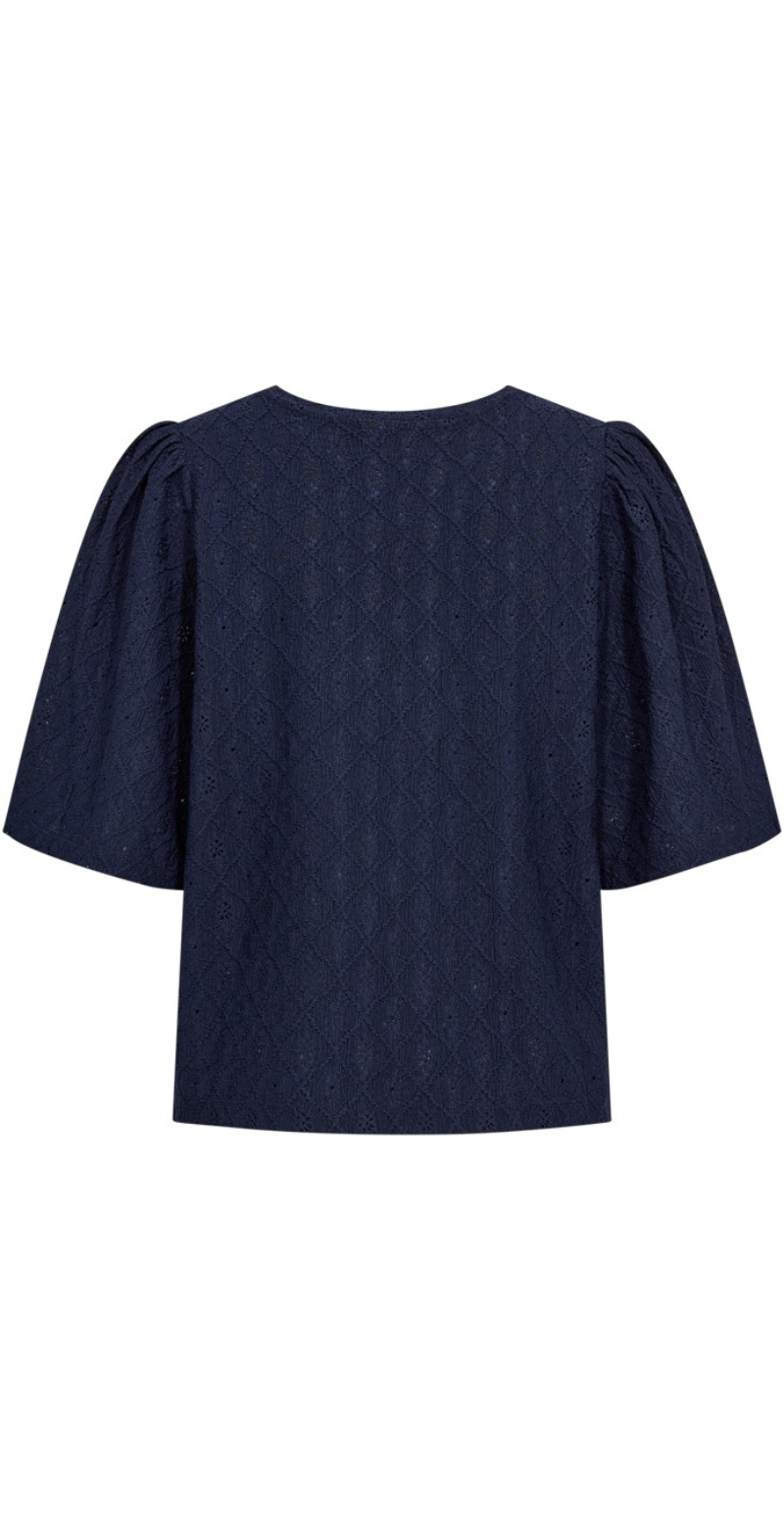 Kiona bluse med hulmønster navy blazer Freequent