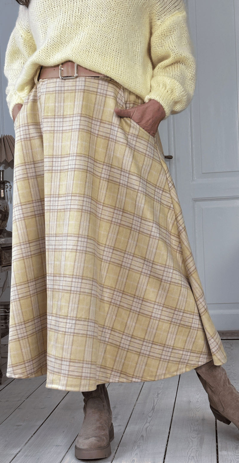 Zelda ternet nederdel med bælte og lommer gul LikeLondon