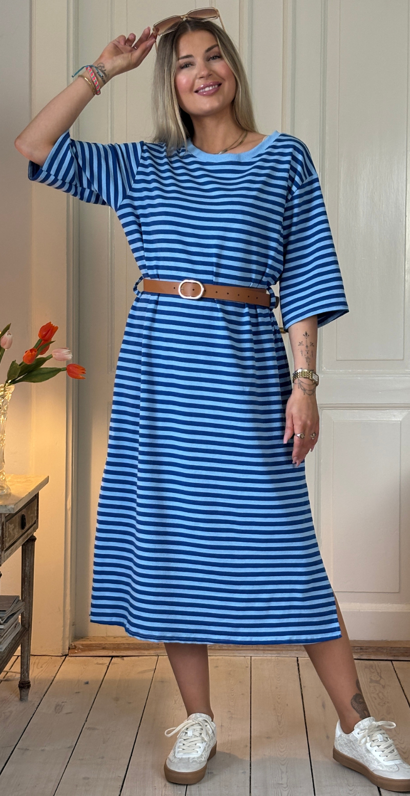 Zenia kjole med striber i royal blue LikeLondon