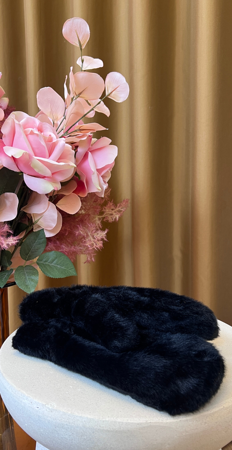 Luffer med fake fur sort LikeLondon