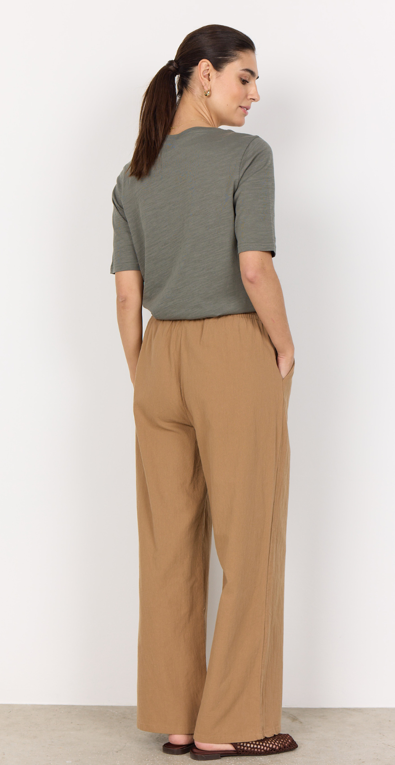 Sally buks med lige ben og lommer desert brown Likelondon