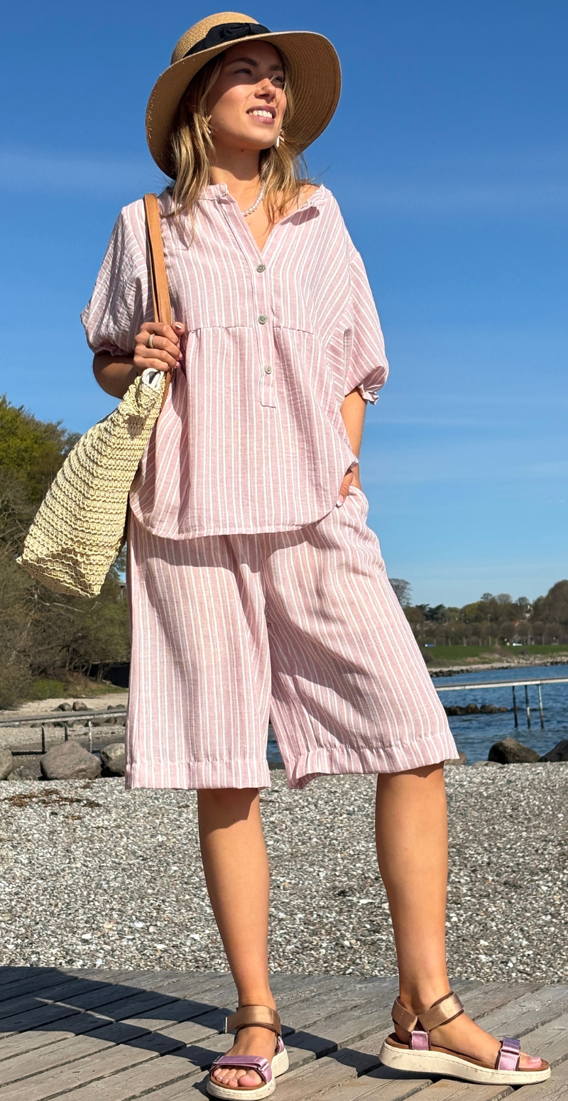 Merle stribet shorts med fletbælte rosa LikeLondon
