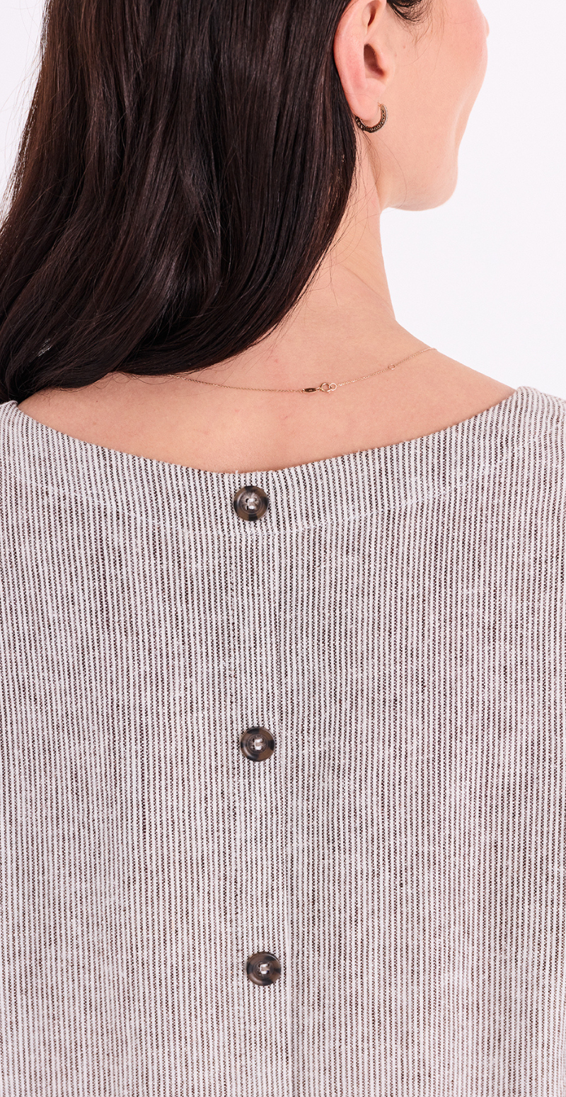 Lava hørkjole med lommer og knapdetalje coffee bean w. star off-white Freequent