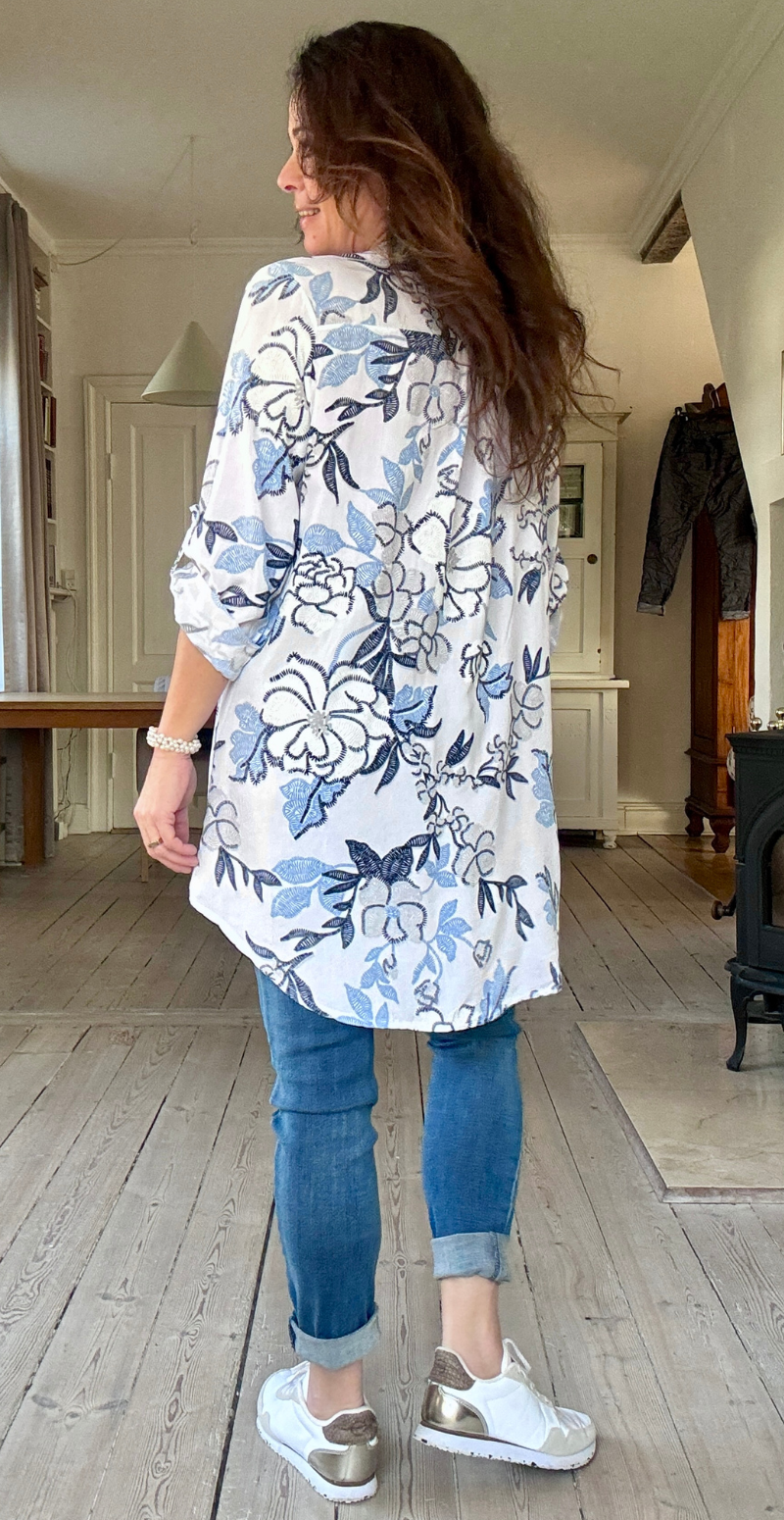 Ruby tunika med blomster mønster hvid LikeLondon