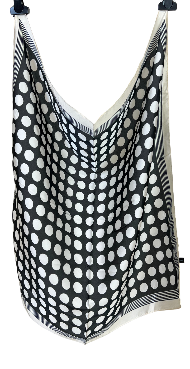 Tørklæde med hvide prikker LikeLondon