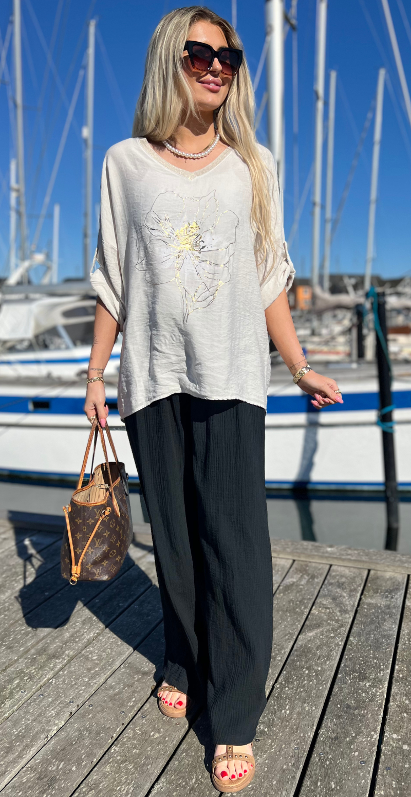 Katinka bluse med v-hals og blomstermotiv beige LikeLondon