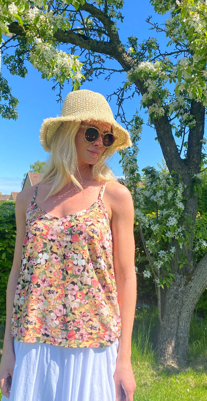 Joella stroptop coral blush flower